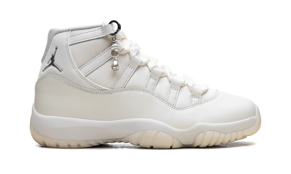 Air Jordan 11 WMNS Pearl AR0715 110