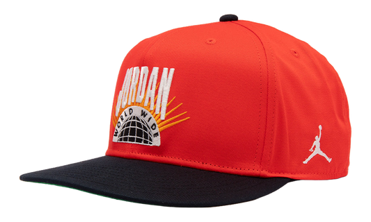 Jordan Essentials Pro Structured Flat Bill Hat Chile Red / Kelly Green / Sail IF3508 673