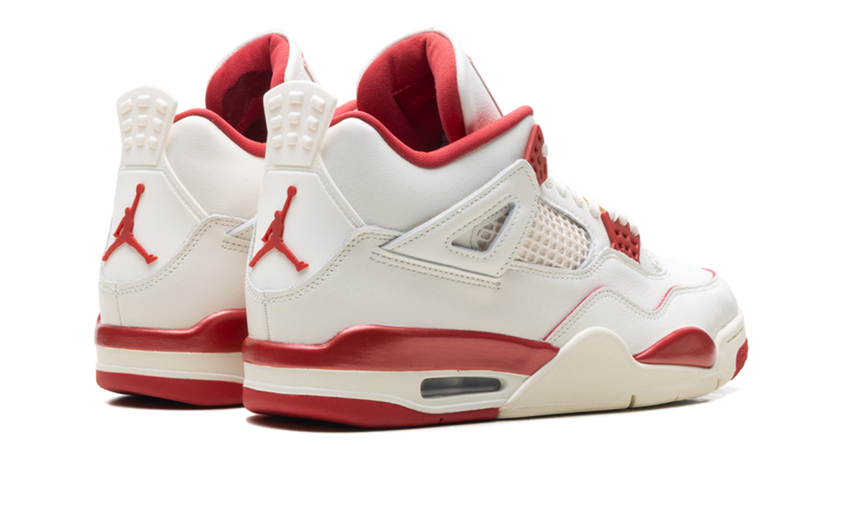 Air Jordan 4 WMNS 3